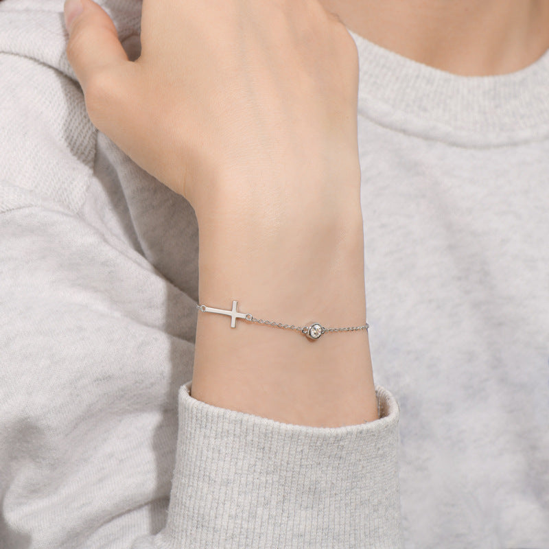 Radiant Cross | 925 Silver & Moissanite Bracelet